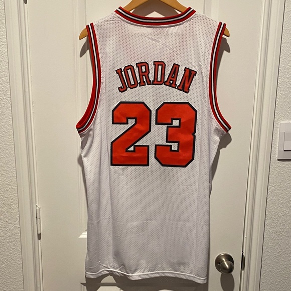 Mitchell & Ness Bulls Jersey in White and Red - Picture 9 of 9